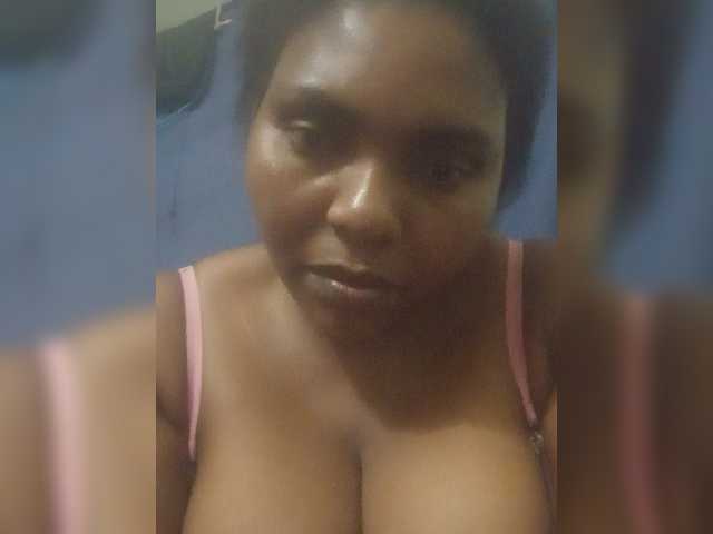 Sweetmama10 live cam on BongaCams