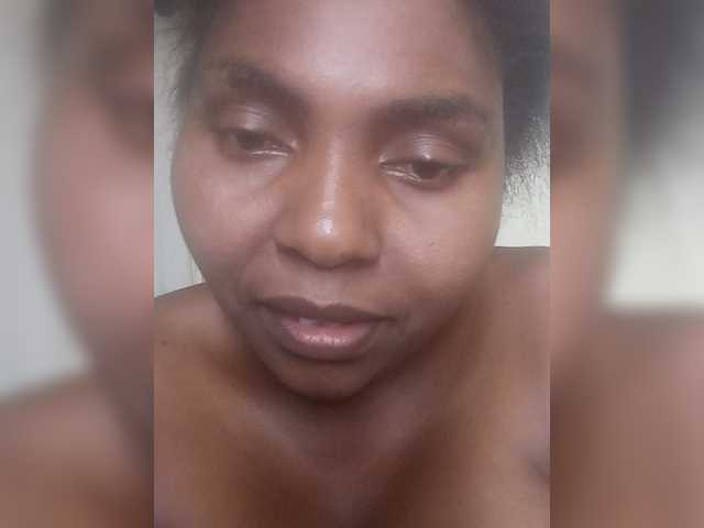 Sweetmama10 live cam on BongaCams
