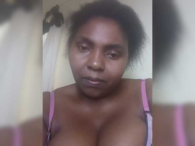 Sweetmama10, en vivo ahora en BongaCams