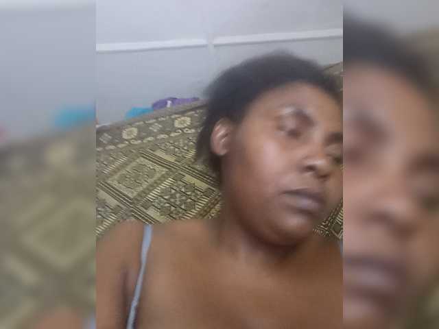Sweetmama10 live cam on BongaCams