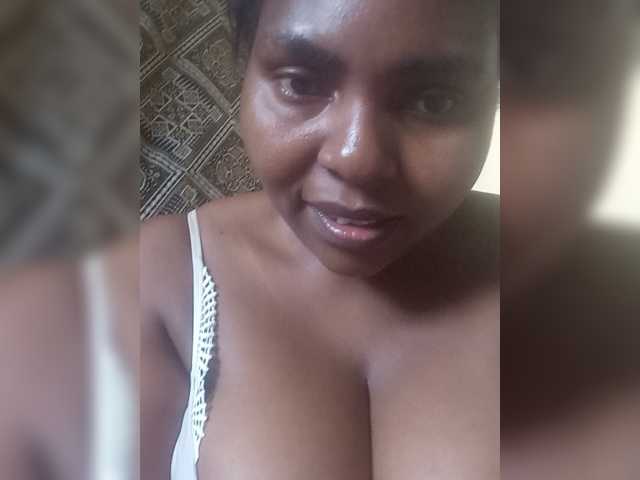 Sweetmama10 live cam