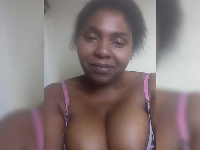 Sweetmama10, live now on BongaCams