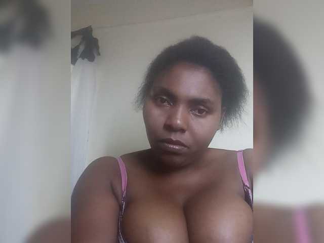 Sweetmama10, en vivo ahora en BongaCams