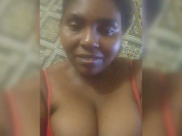Sweetmama10 live cam on BongaCams