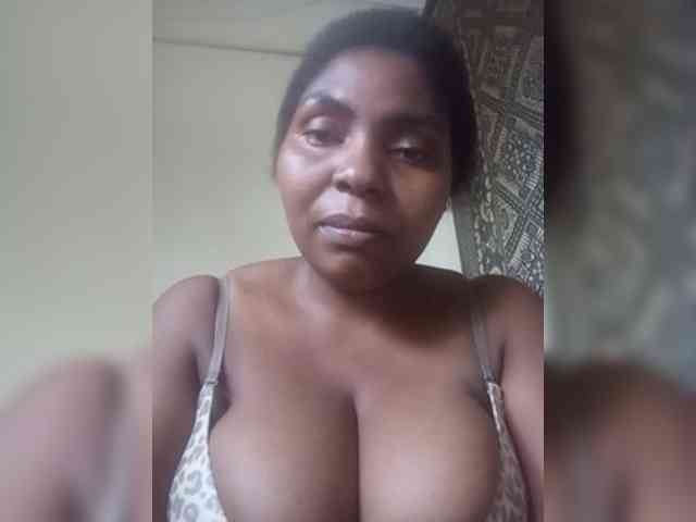 Sweetmama10 webcam