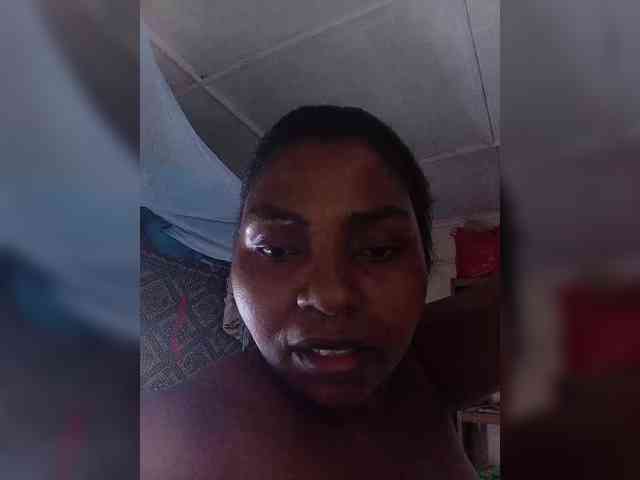Sweetmama10 webcam