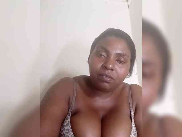 Sweetmama10 webcam