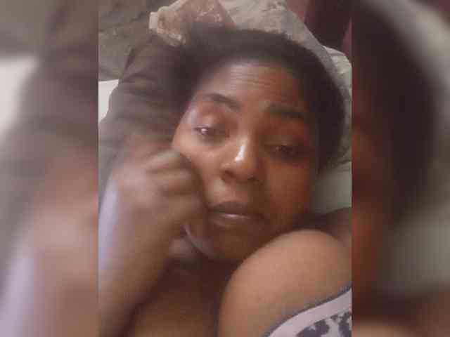 Sweetmama10 webcam