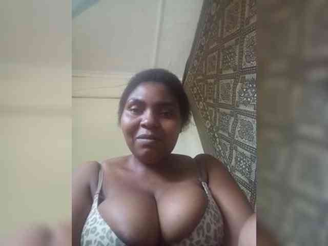 Sweetmama10 webcam