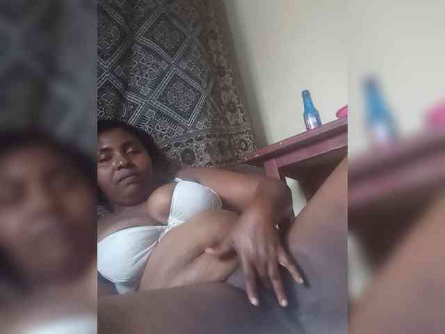 Sweetmama10 webcam