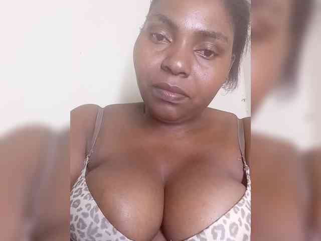 Sweetmama10 webcam