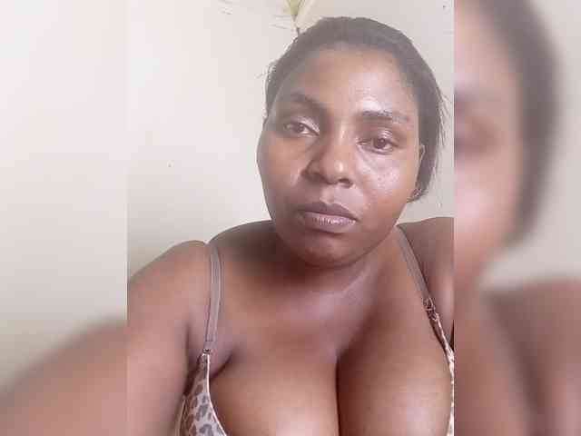 Sweetmama10 webcam
