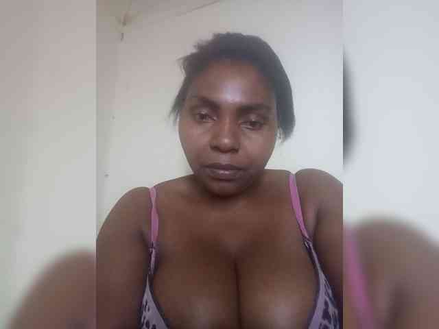 Sweetmama10 webcam