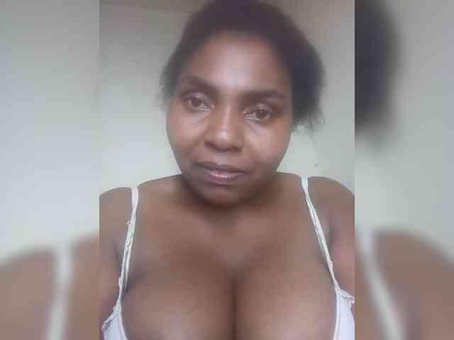 Sweetmama10 webcam