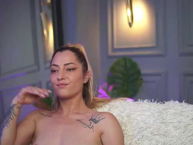 MichelleJo live cam on BongaCams