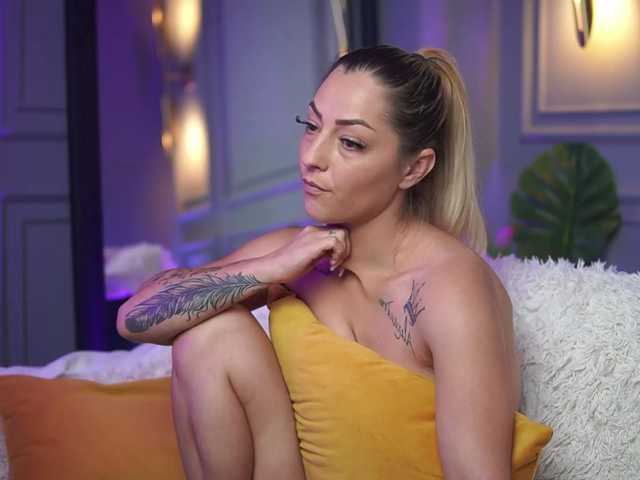 MichelleJo live cam on BongaCams