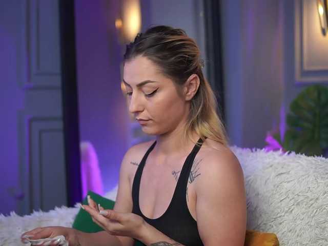 MichelleJo live cam preview