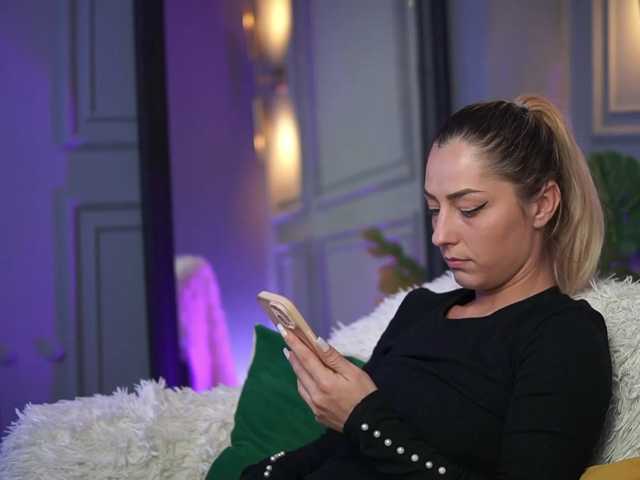 MichelleJo live cam on BongaCams