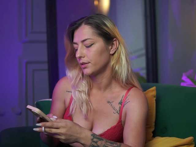 MichelleJo live cam on BongaCams
