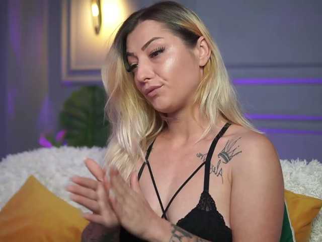 MichelleJo live cam on BongaCams