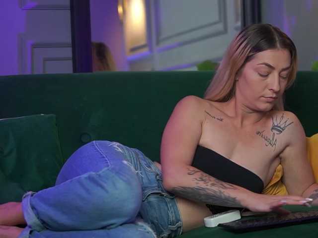 MichelleJo live cam on BongaCams