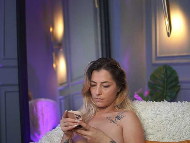 MichelleJo live cam on BongaCams