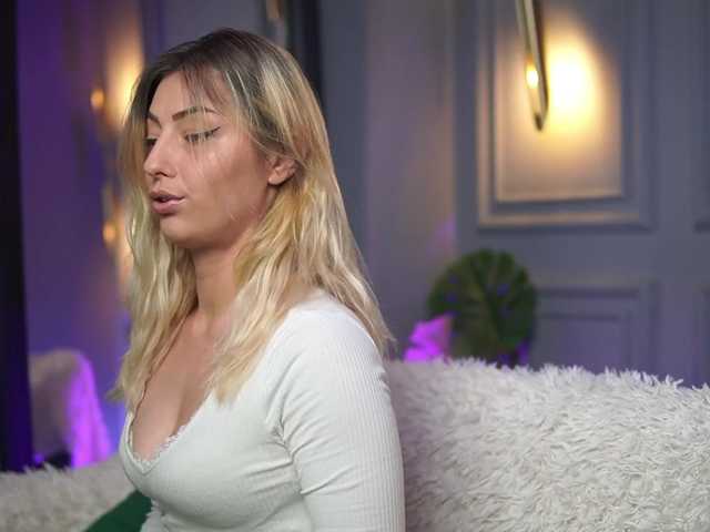 MichelleJo webcam model