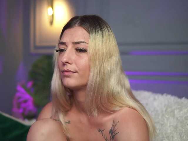 MichelleJo live cam on BongaCams