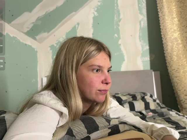 Emilisrose live cam on BongaCams