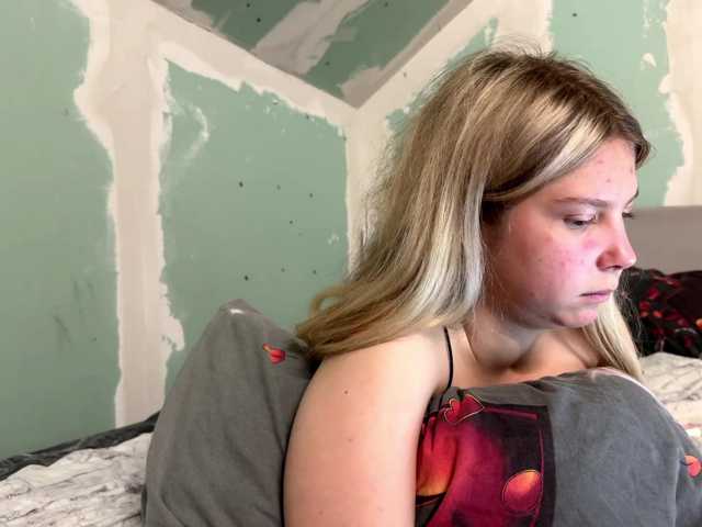 Emilisrose live cam on BongaCams