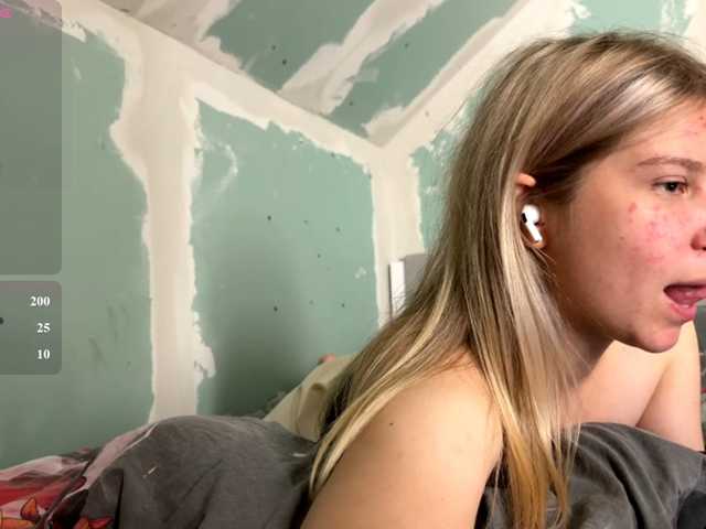 Emilisrose live cam on BongaCams
