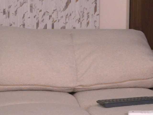 LeoraSenn live cam on BongaCams