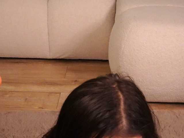 LeoraSenn live cam on BongaCams