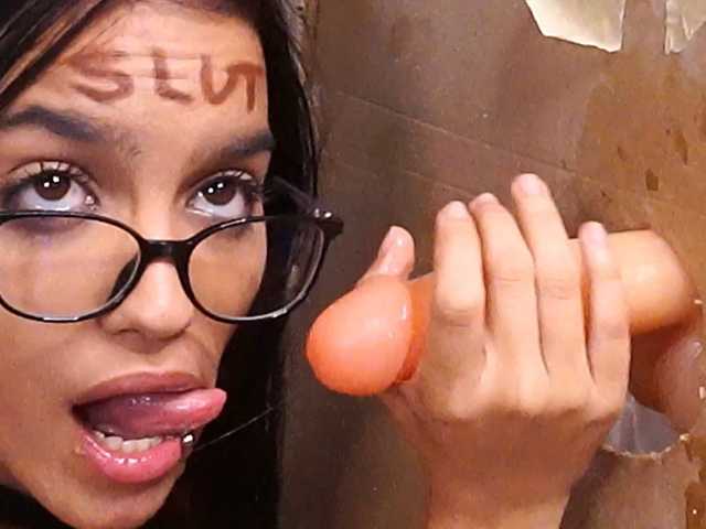 LeoraSenn live cam on BongaCams