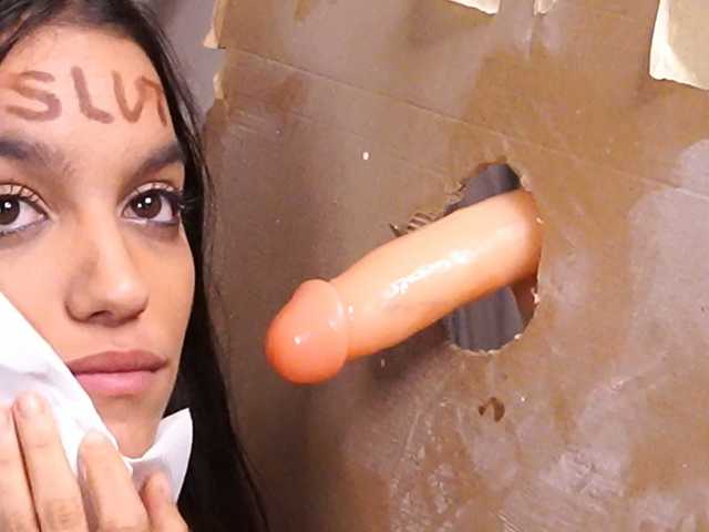 LeoraSenn live cam on BongaCams