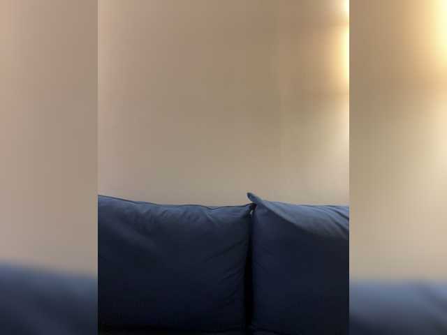 Vikamoon live cam on BongaCams