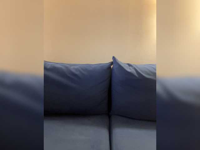 Vikamoon live cam on BongaCams