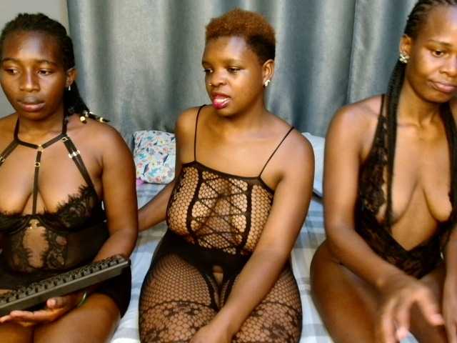 Lovieass live cam on BongaCams