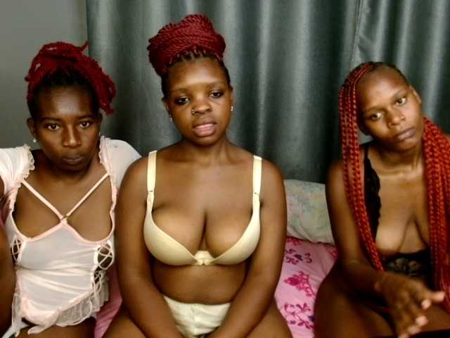 Lovieass live cam preview