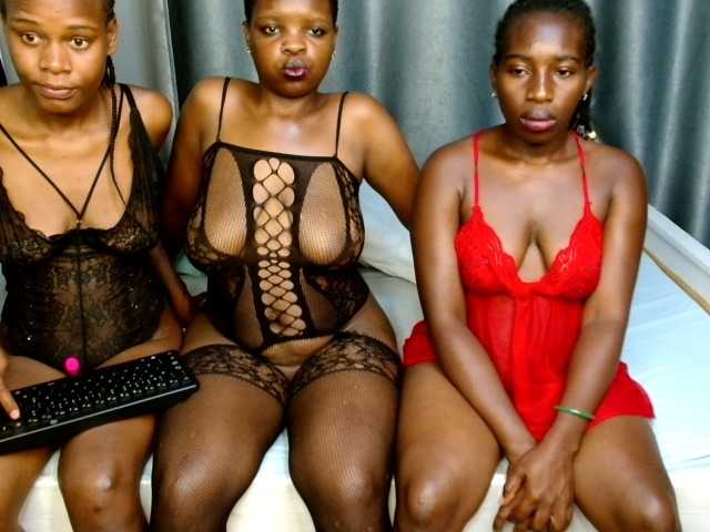 Lovieass live cam on BongaCams