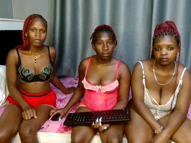 Lovieass live cam on BongaCams