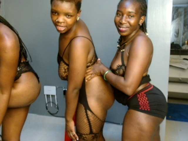 Lovieass live cam on BongaCams