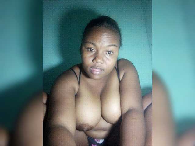 Joenah03 live cam on BongaCams