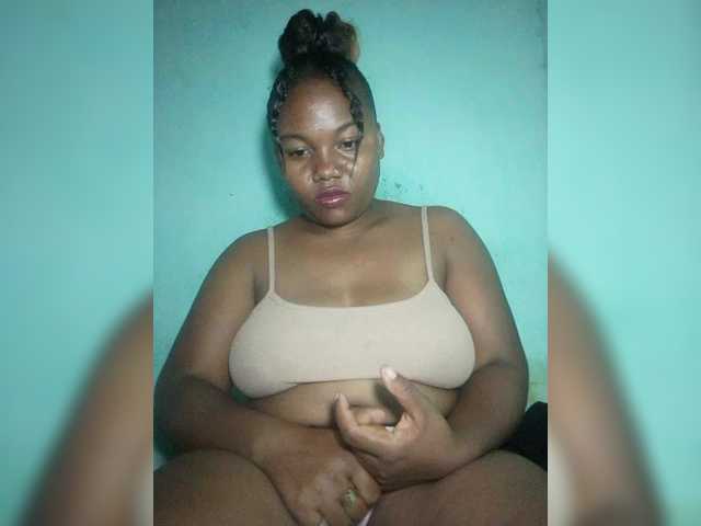 Joenah03 live cam preview