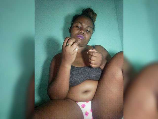 Joenah03 live cam on BongaCams