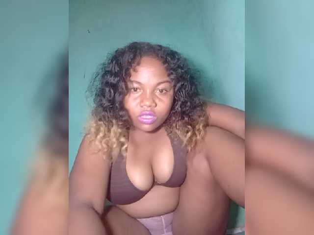 Joenah03 live cam preview