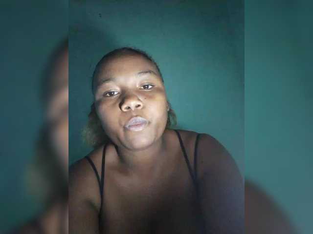 Joenah03 live cam on BongaCams