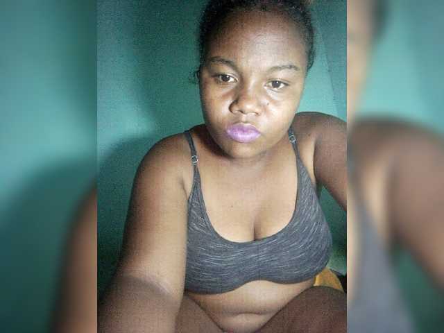 Joenah03 live cam on BongaCams