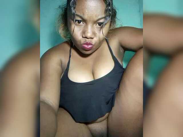 Joenah03 live cam on BongaCams