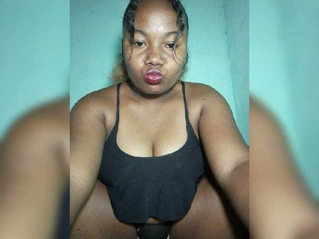 Joenah03 live cam on BongaCams